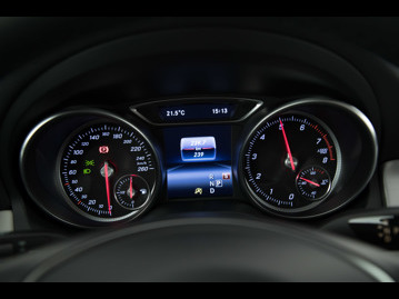 mercedes-benz gla-200-enduro-2018 instrumentos
