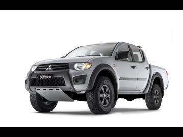 mitsubishi l200-triton-outdoor-hls-24-flex-2017 frente