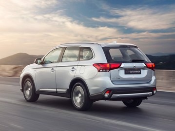mitsubishi outlander-30-v6-gt-mid-4wd-2017 traseira