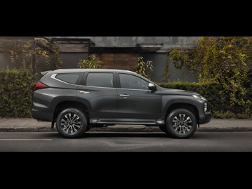 mitsubishi pajero-sport-hpes-24-turbo-aut-2021 lateral