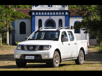 nissan frontier-25-td-cd-sv-attack-4x4-2016 frente