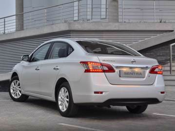 nissan sentra-s-20-16v-flex-2014 traseira