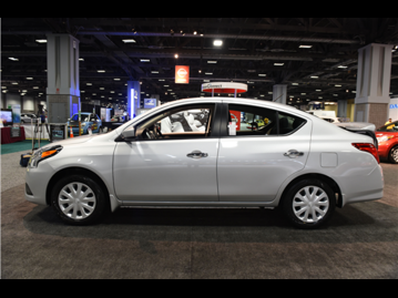 nissan versa-16-16v-s-flex-2017 lateral