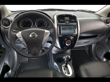 nissan versa-16-16v-sl-cvt-flex-2017 painel