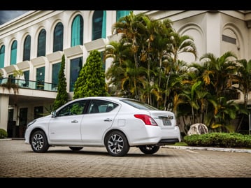 nissan versa-16-16v-unique-cvt-flex-2017 lateral