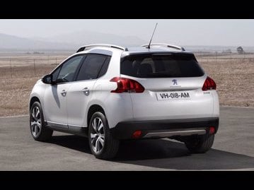 peugeot 2008-griffe-16-16v-flex-aut-2017 traseira