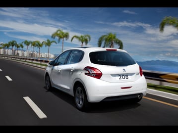 peugeot 208-allure-15-8v-flex-2015 traseira