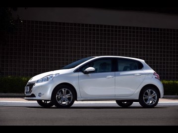 peugeot 208-griffe-16-16v-flex-2016 lateral