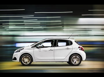 peugeot 208-griffe-16-16v-flexaut-2017 lateral