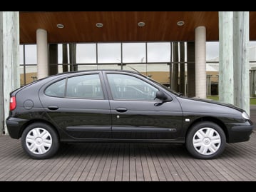 renault megane-hatch-expression-16-16v-2005 lateral