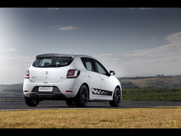 renault sandero-rs-20-16v-flex-2018 traseira