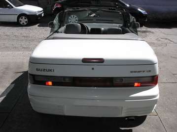 suzuki swift-conversivel-gti-13-16v-1993 traseira