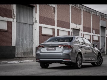 toyota corolla-xei-20-aut-2020 traseira