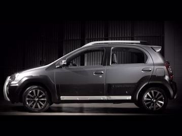 toyota etios-cross-15-flex-2014 lateral