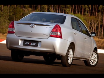 toyota etios-sedan-xls-15-flex-2016 traseira
