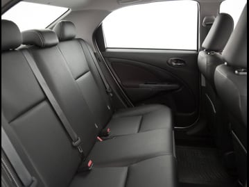 toyota etios-sedan-xls-15-flex-2017 bancos