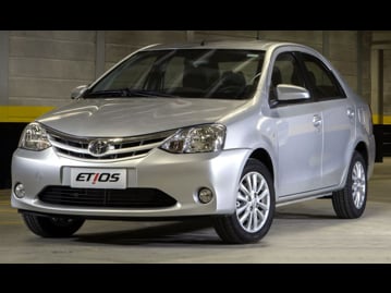 toyota etios-sedan-xs-15-flex-2016 frente
