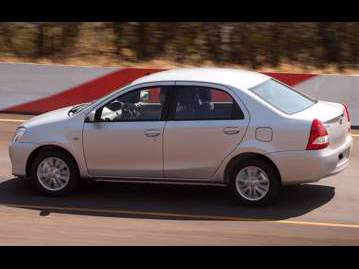 toyota etios-sedan-xs-15-flex-2016 lateral