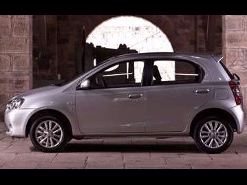toyota etios-xls-15-flex-2015 lateral