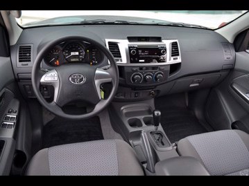 toyota hilux-27-sr-cd-4x2-flex-aut-2015 painel