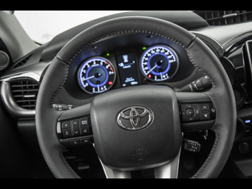 toyota hilux-27-sr-cd-4x2-flex-aut-2017 instrumentos