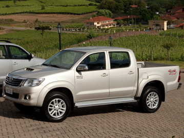 toyota hilux-30-tdi-4x4-cd-srv-top-auto-2014 lateral