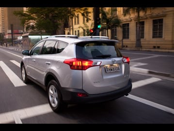 toyota rav4-20-cvt-top-2015 traseira