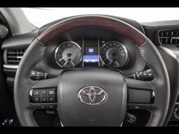 toyota sw4-27-sr-4x2-flex-2017 instrumentos