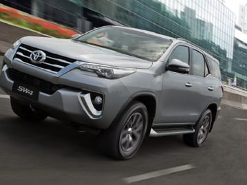 toyota sw4-28-tdi-srx-7l-4x4-aut-2017 frente