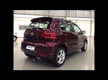volkswagen fox-10-tec-comfortline-flex-2016 traseira