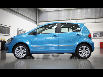 volkswagen fox-16-16v-msi-highline-imotion-flex-2016 lateral