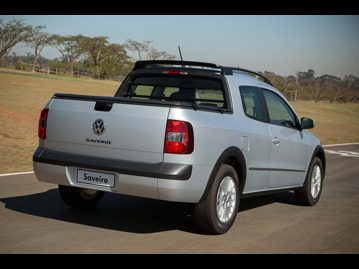volkswagen saveiro-trendline-16-msi-cd-flex-2016 traseira