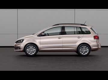 volkswagen spacefox-16-16v-msi-highline-flex-2016 lateral