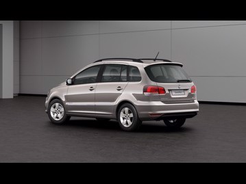 volkswagen spacefox-16-16v-msi-highline-flex-2017 traseira