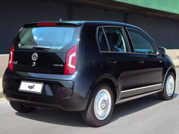volkswagen up-10-12v-black-up-imotion-2015 traseira