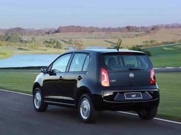volkswagen up-10-12v-blackup-2015 traseira