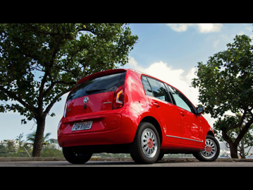 volkswagen up-10-12v-move-up-imotion-2p-2015 traseira