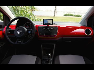 volkswagen up-10-12v-red-up-imotion-2015 painel