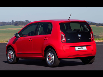 volkswagen up-10-12v-tsi-eflex-red-up-2016 traseira