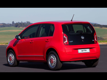 volkswagen up-10-12v-tsi-eflex-red-up-2017 traseira
