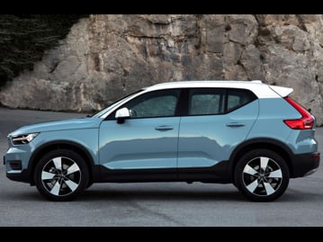 volvo xc40-20-t5-momentum-2018 lateral