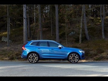 volvo xc60-20-t5-momentum-4wd-2018 lateral