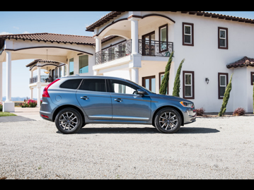 volvo xc60-24-d5-momentum-4wd-2017 lateral